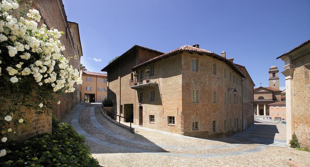 Marchesi Alfieri - Cantine E Ospitalita San Martino Alfieri エクステリア 写真