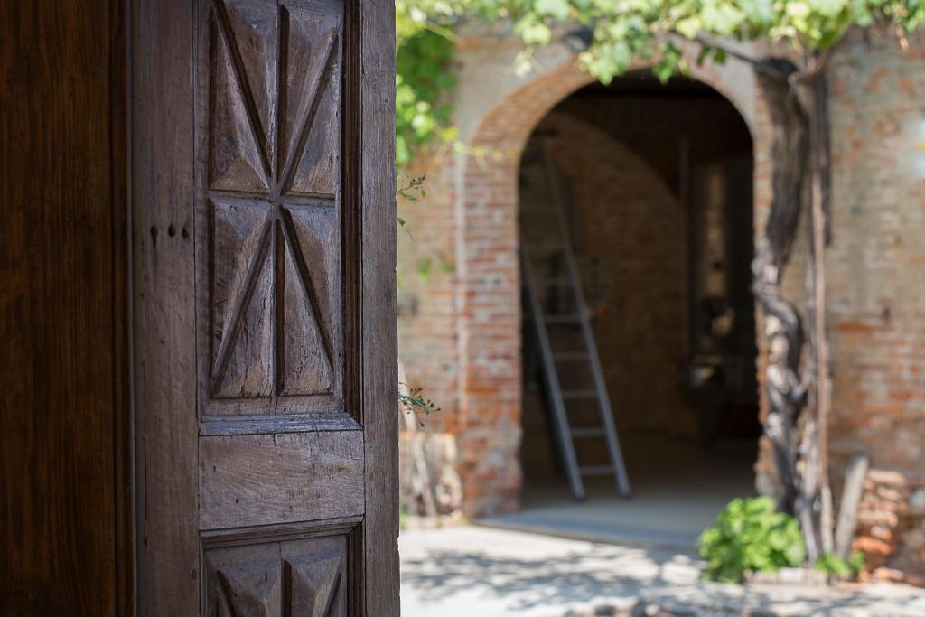 Marchesi Alfieri - Cantine E Ospitalita San Martino Alfieri エクステリア 写真
